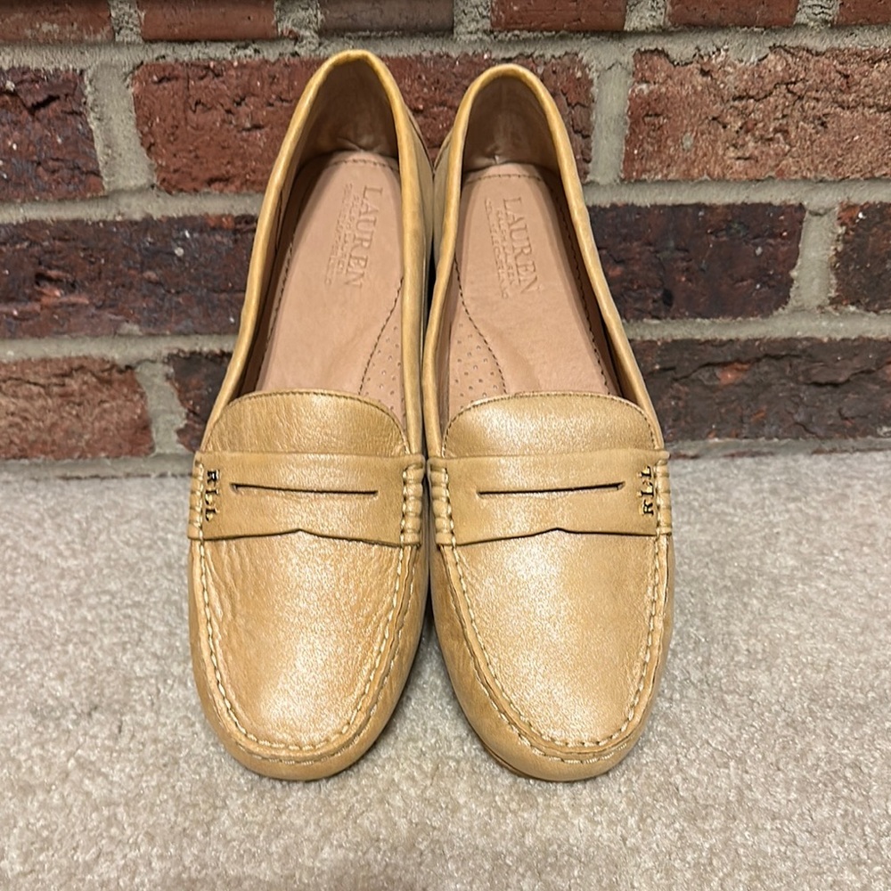 NWOT! Women's Tan w/ gold fleck Loafers